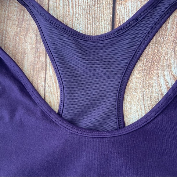 Nike purple workout tank with built in high support bra and side mesh size M - Picture 5 of 9